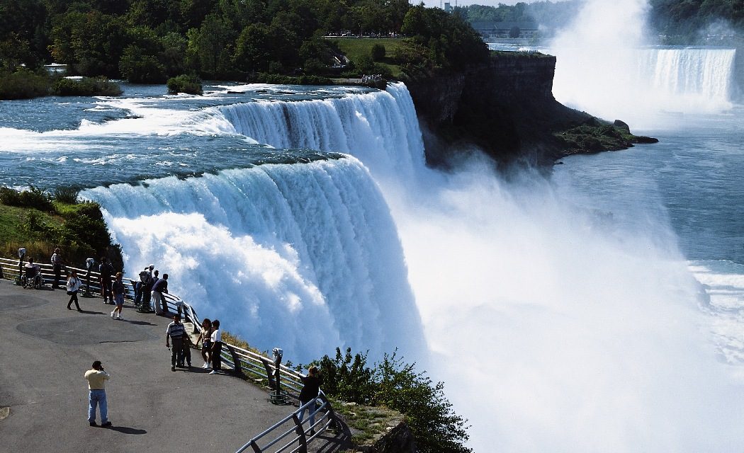 Niagarafälle zwischen den USA und Kanada