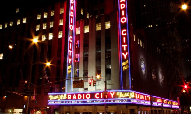 die legendäre Radio City Music Hall in Midtown Manhattan