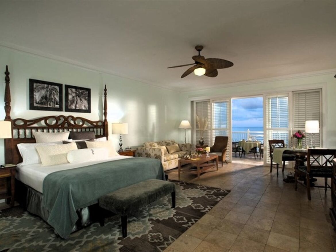 Beachfront Honeymoon Butler Villa Suite