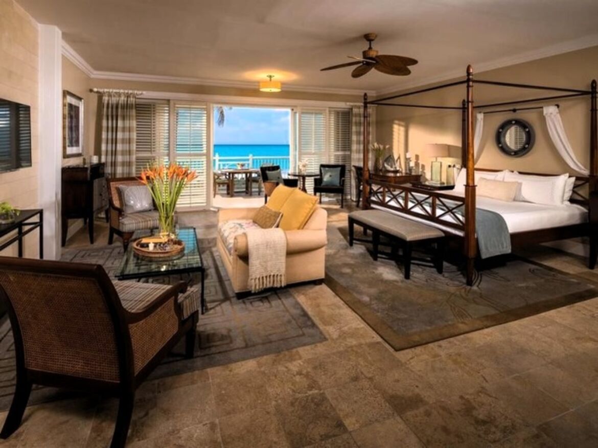 Beachfront Oversized Butler Villa Suite