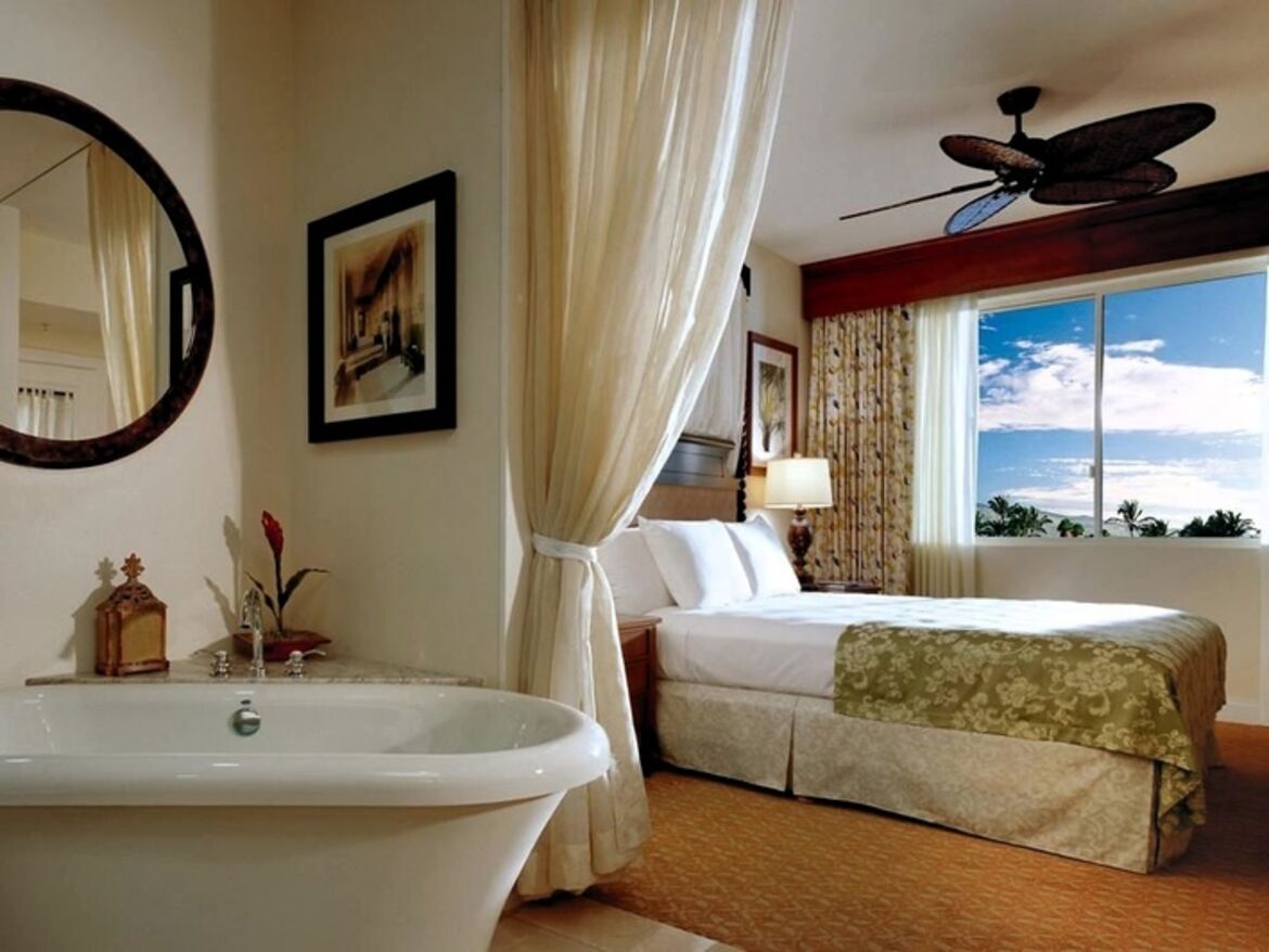 1 Bedroom Deluxe Resort View Suite