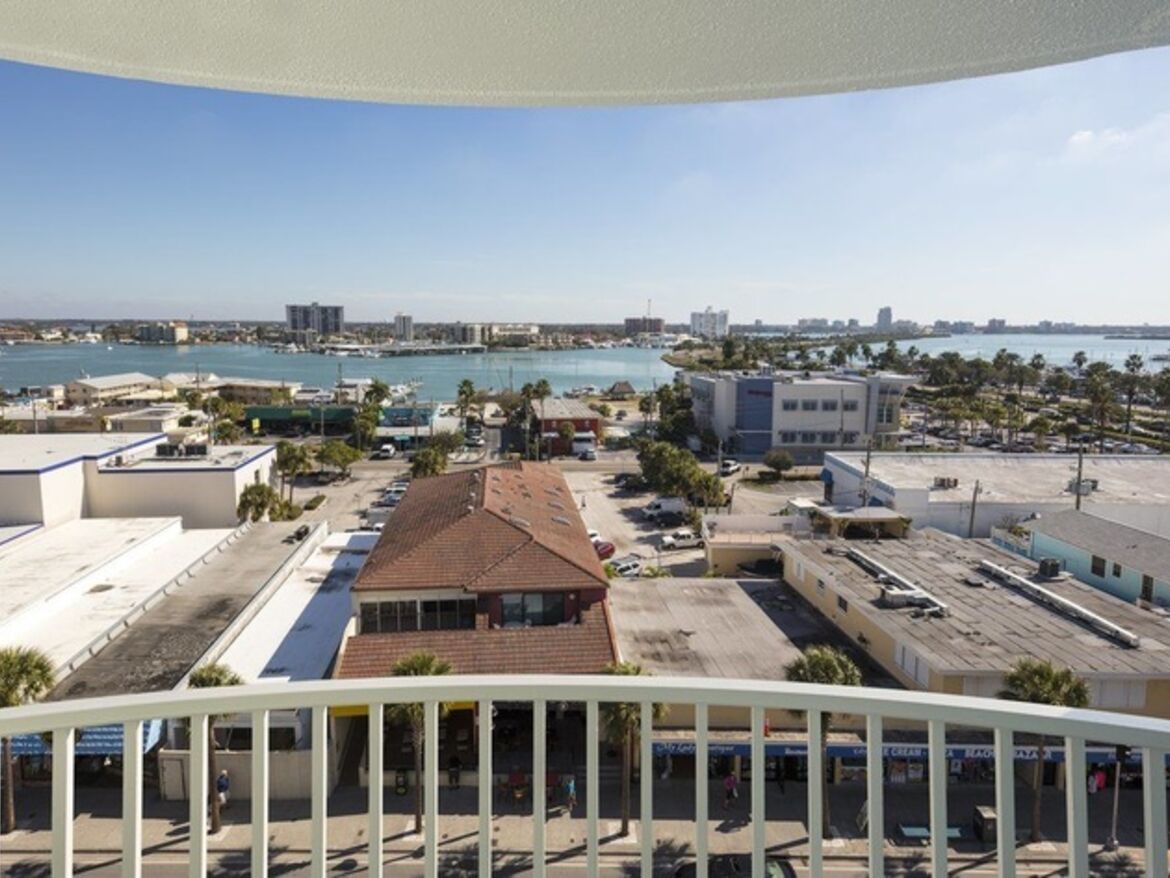 Harbor View Zimmer mit King-Size-Bett - Balkon