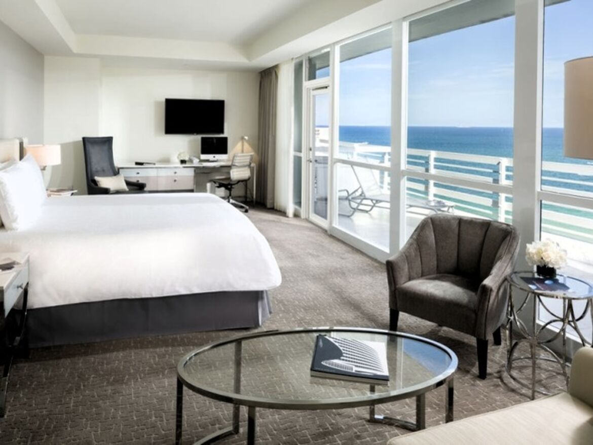 Oceanfront Junior Suite with Balcony