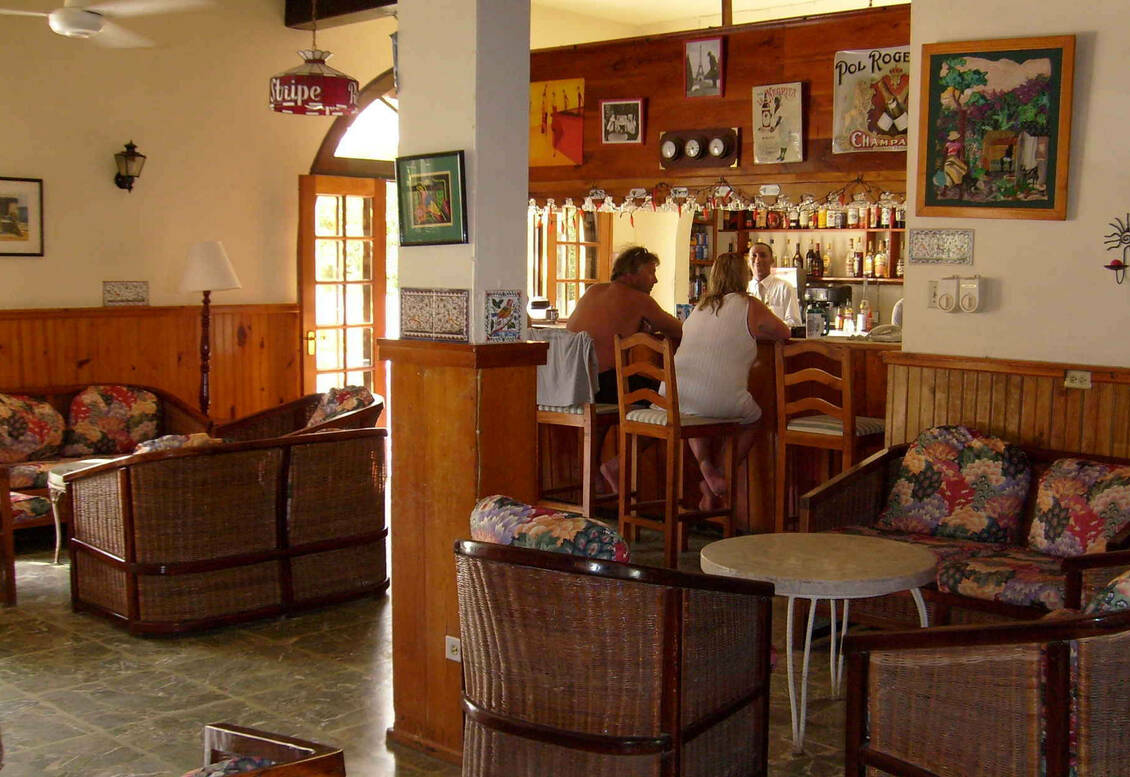 Charela Inn lounge, bar