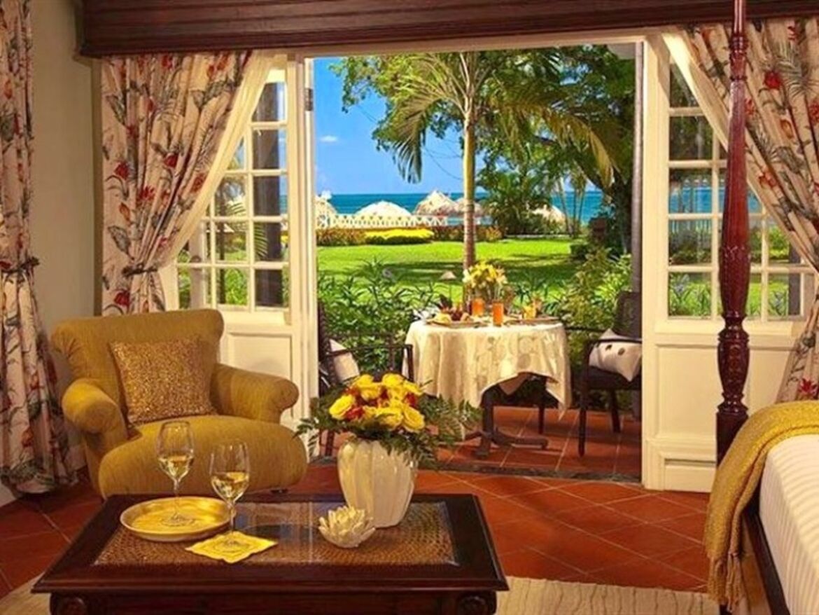 Honeymoon Beachfront Butler Suite