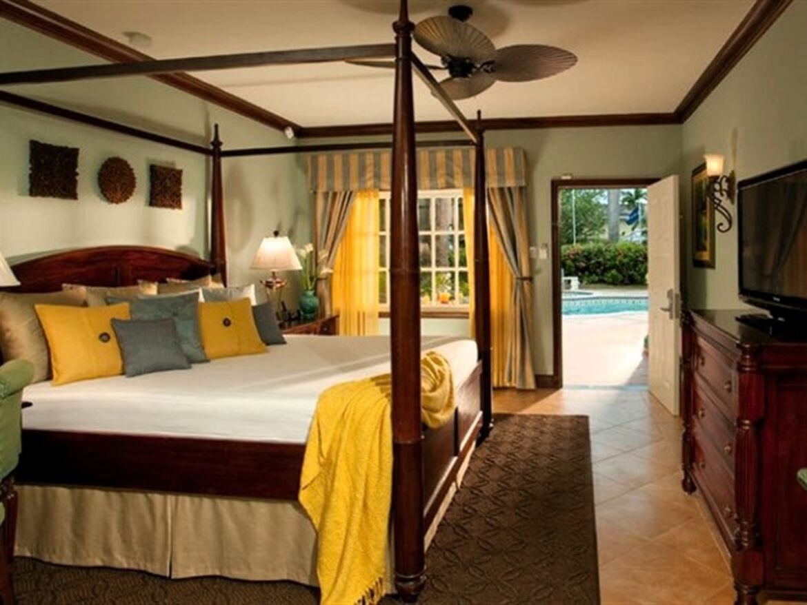 Caribbean Grande Luxe Poolside Zimmer