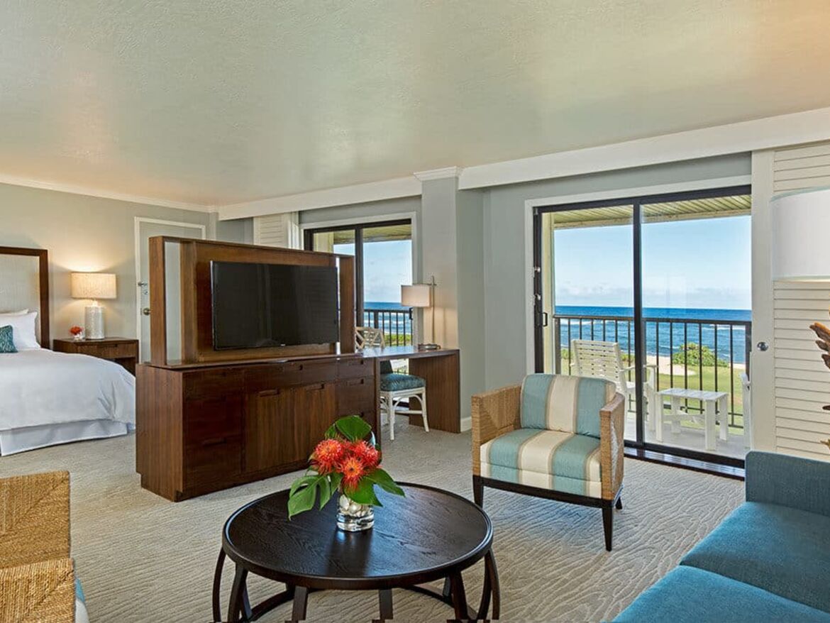 Kauai_Beach_Resort_Deluxe_Oceanfront_Suite