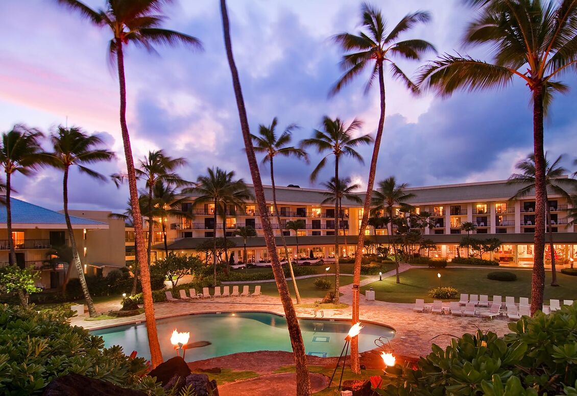 Kauai_Beach_Resort_Pool_abends