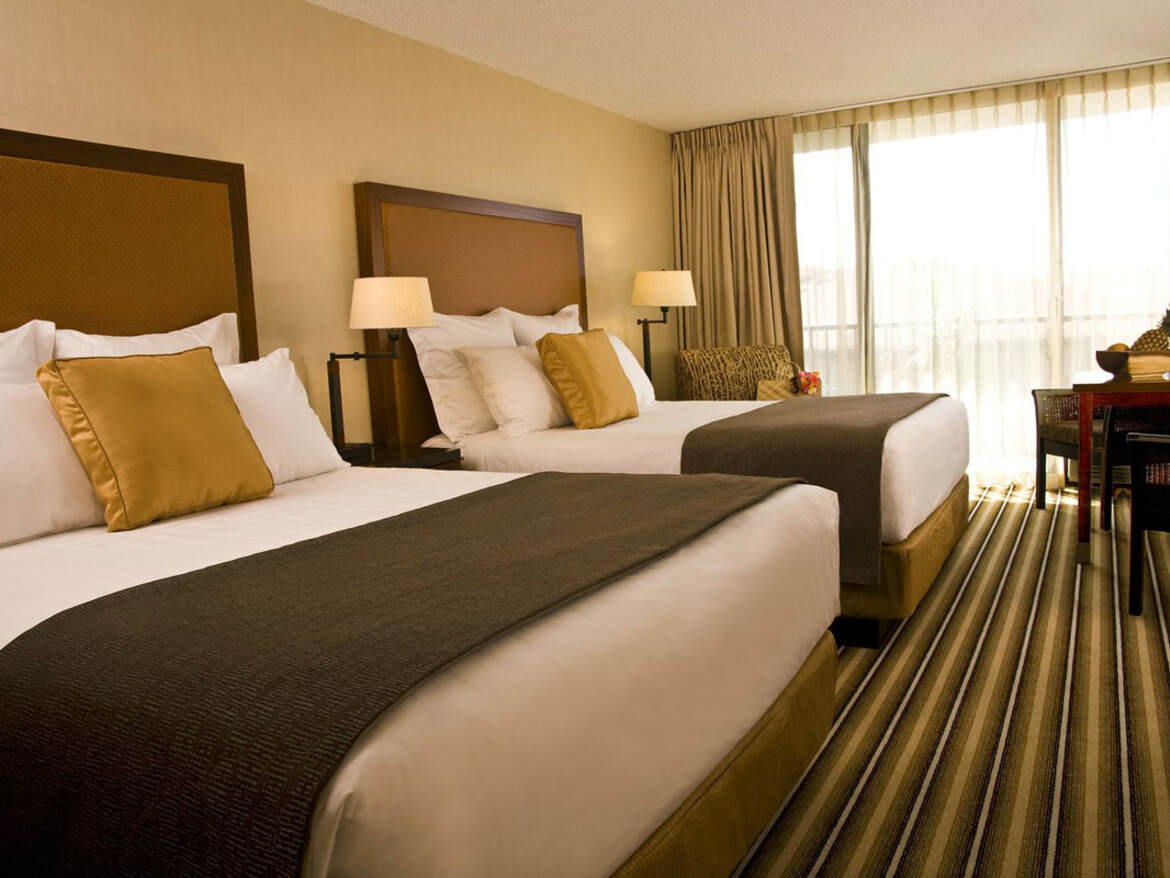 maui coast hotel Deluxe Room 2 Queen Beds