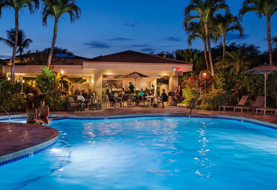 maui coast hotel pool bar