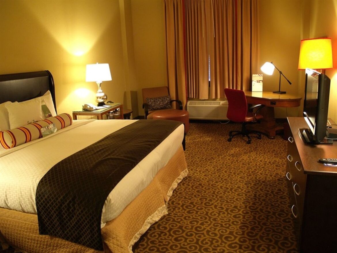 Zimmer mit King-Size-Bett