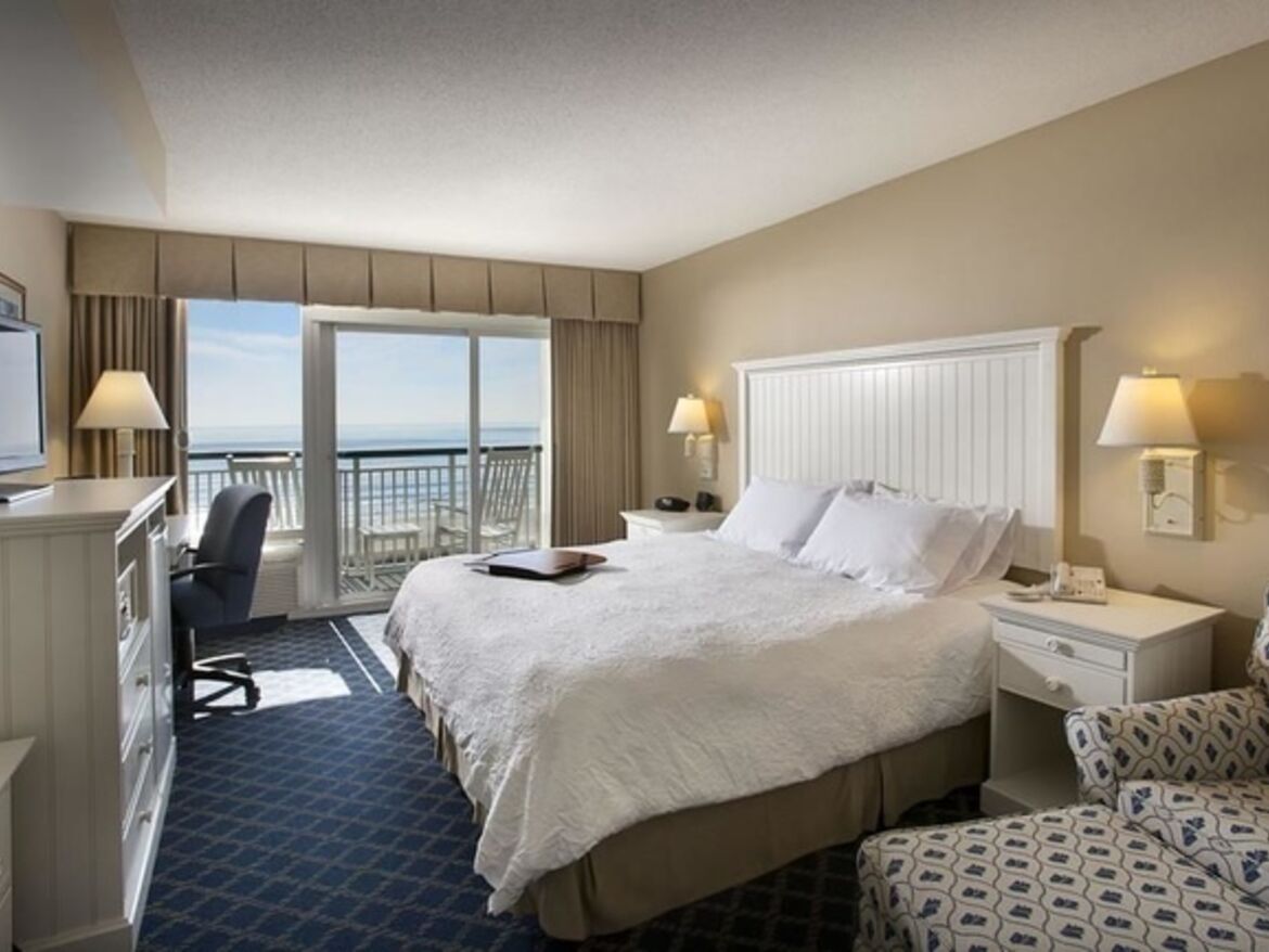 Oceanfront Zimmer mit King-Size-Bett