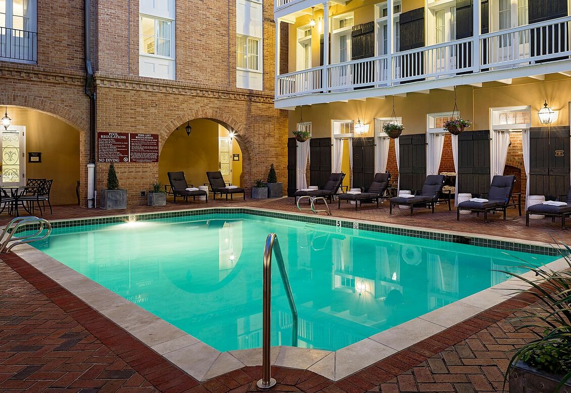 holiday-inn-new-orleans-pool