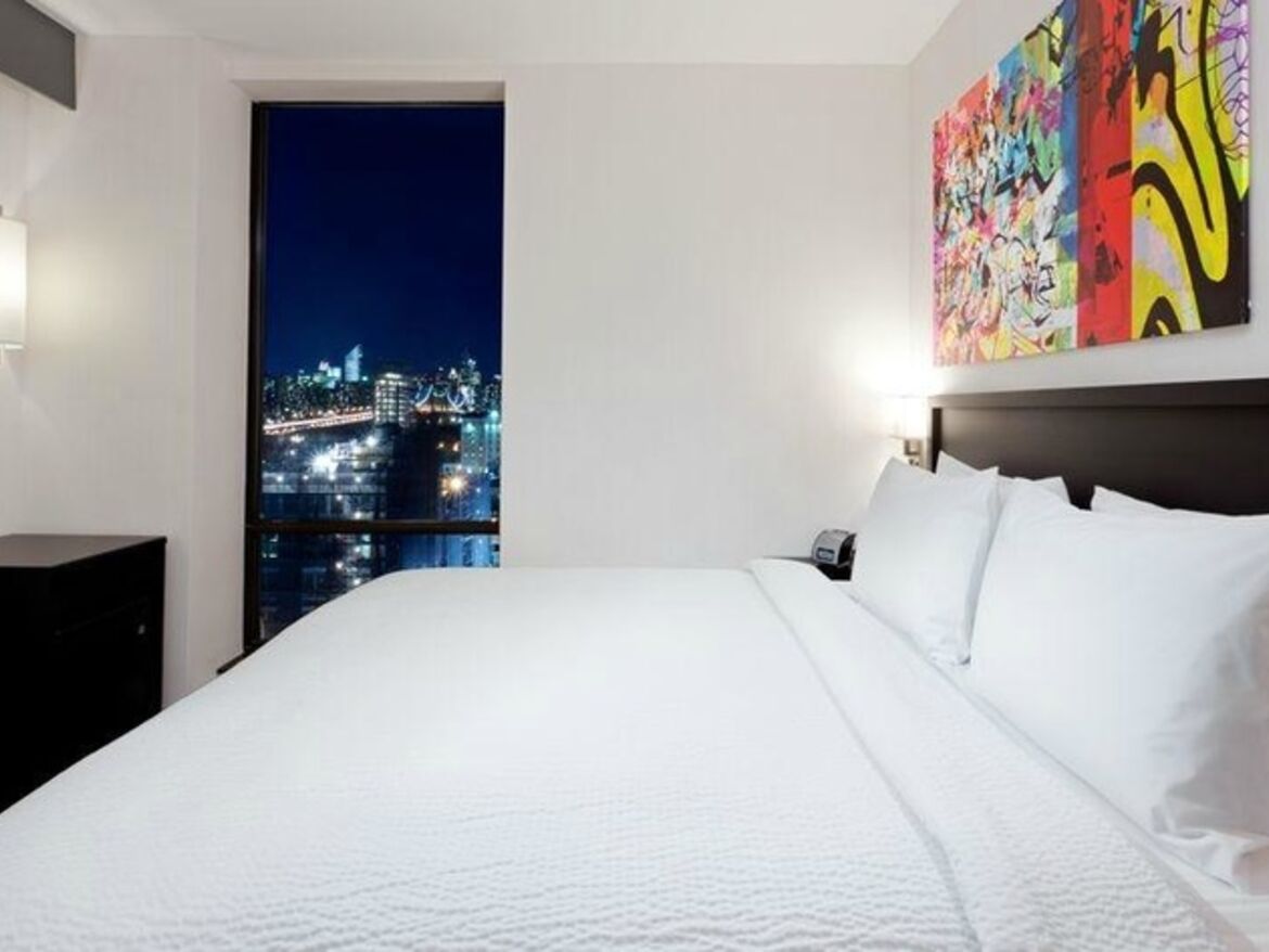 City View Zimmer mit King-Size-Bett