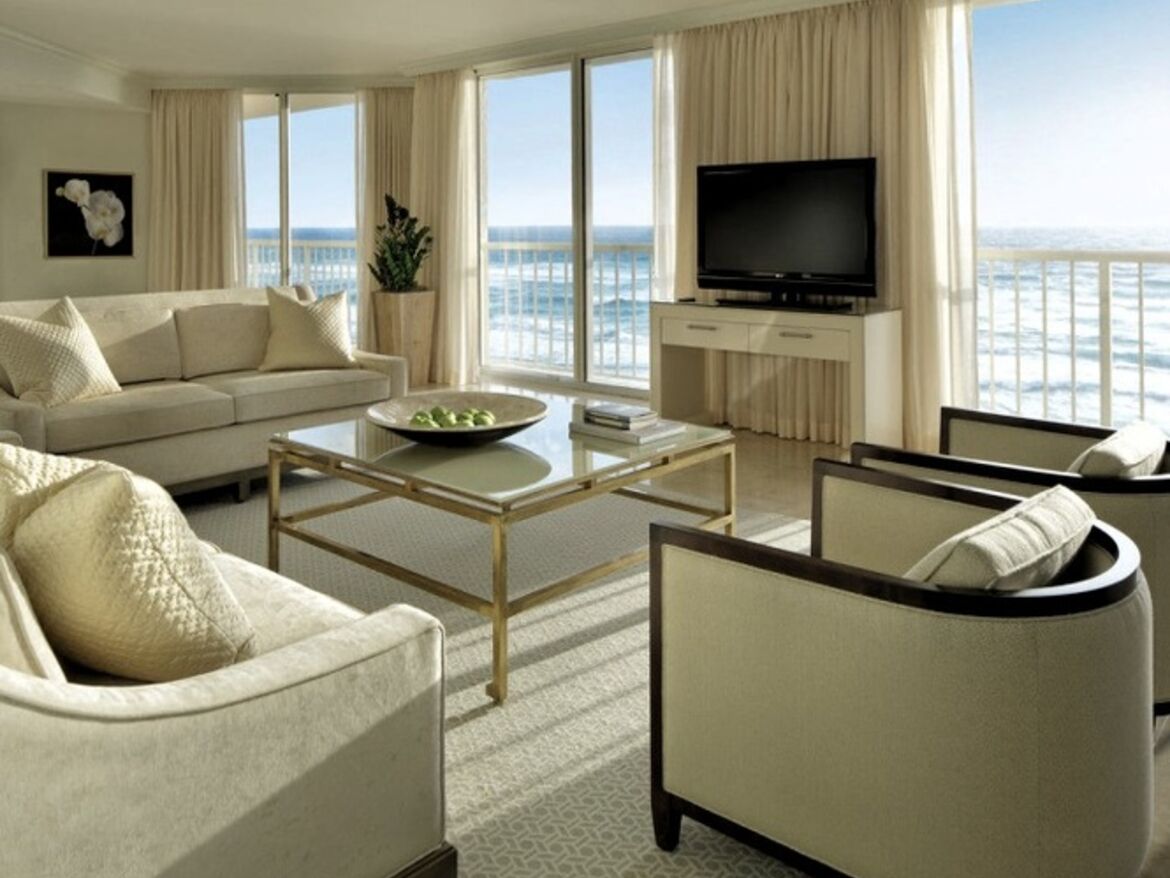 Deluxe Oceanfront 2-Bedroom Suite