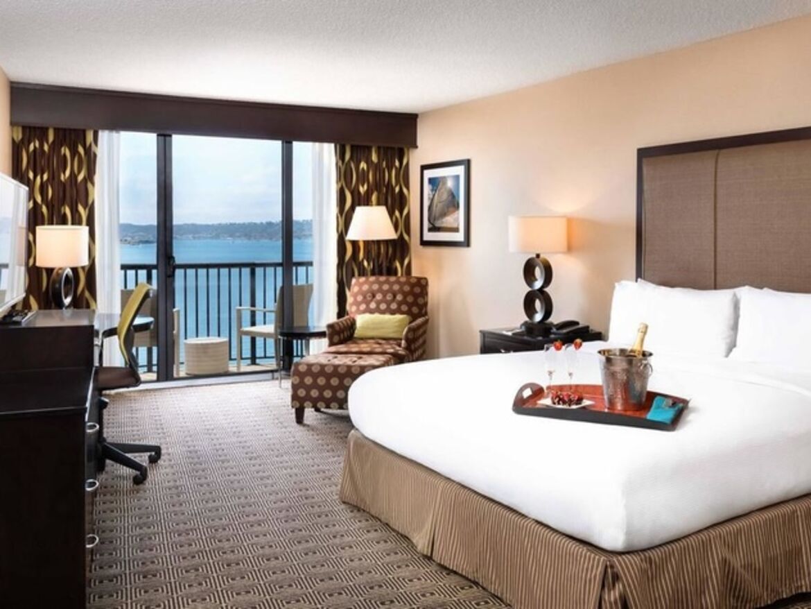 High Level Harbor View Room mit King-Size-Bett