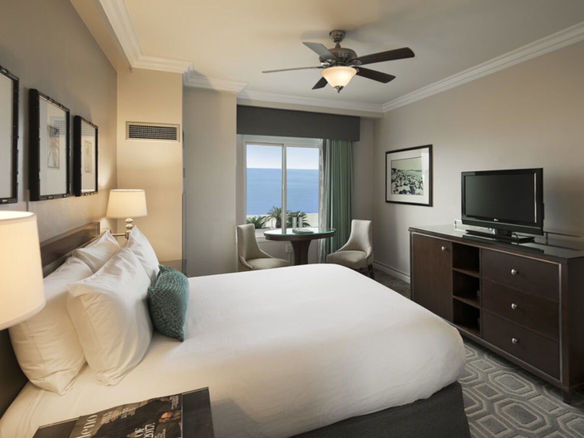 Standard Ocean View Zimmer mit King-Size-Bett