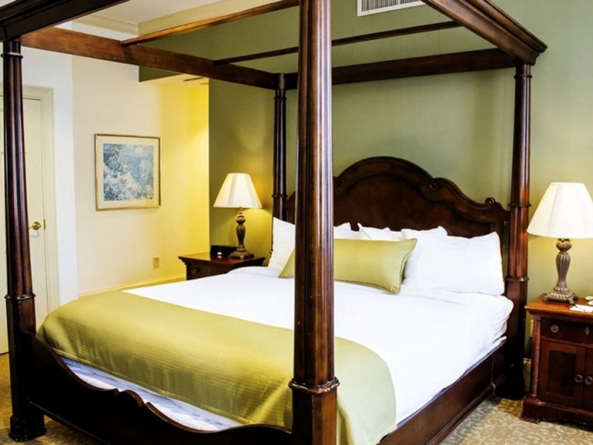 River View Zimmer mit King-Size-Bett