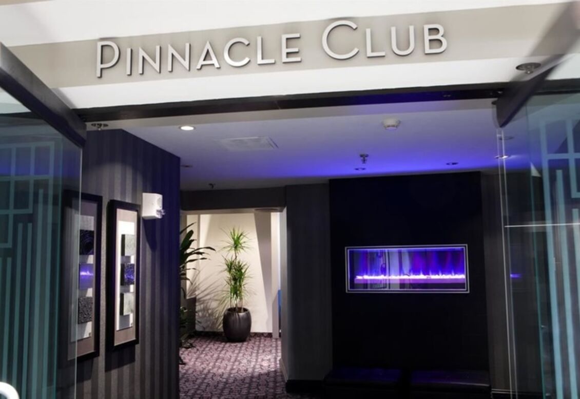 Pinnacle Club Lounge