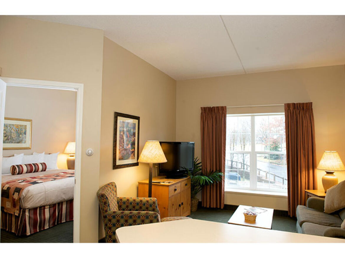 Cresthill Suites Syracuse 1