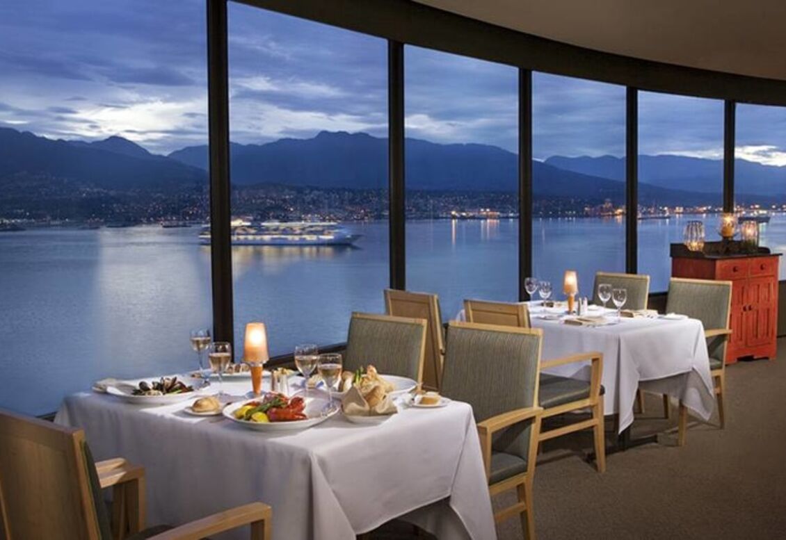 Pinnacle Hotel Vancouver Harbourfront 5