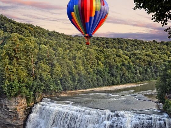 Heißluftballon im Letchworth State Park credit LarryTetamore