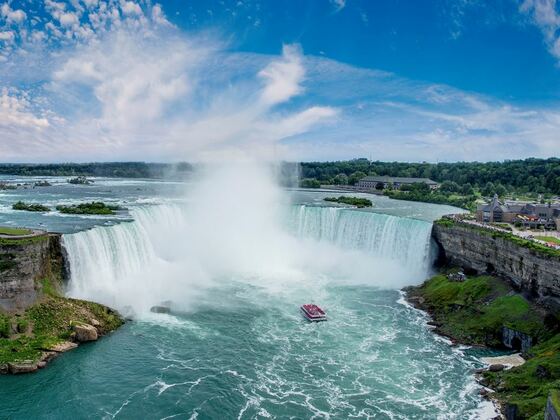10-2 Hornblower Niagara Cruises Niagara Falls © OTMPC