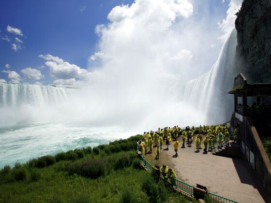 10-2 Niagara Falls - photocredit Destination Canada