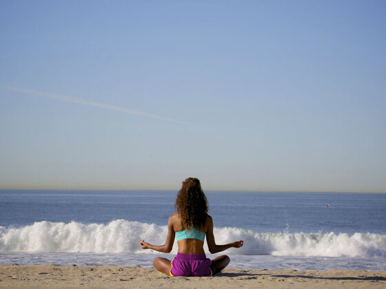 Santa-Monica--Beach-Yoga