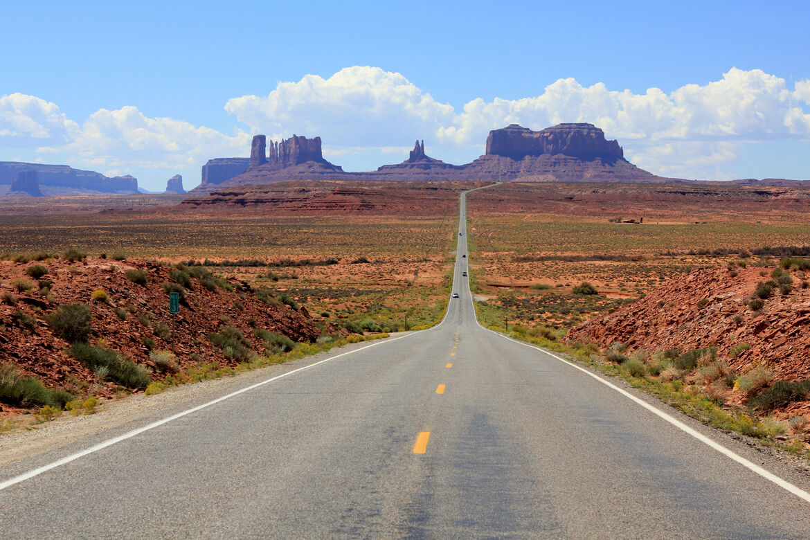 Highway-163-to-Monument-Valley-467216788_3600x2400